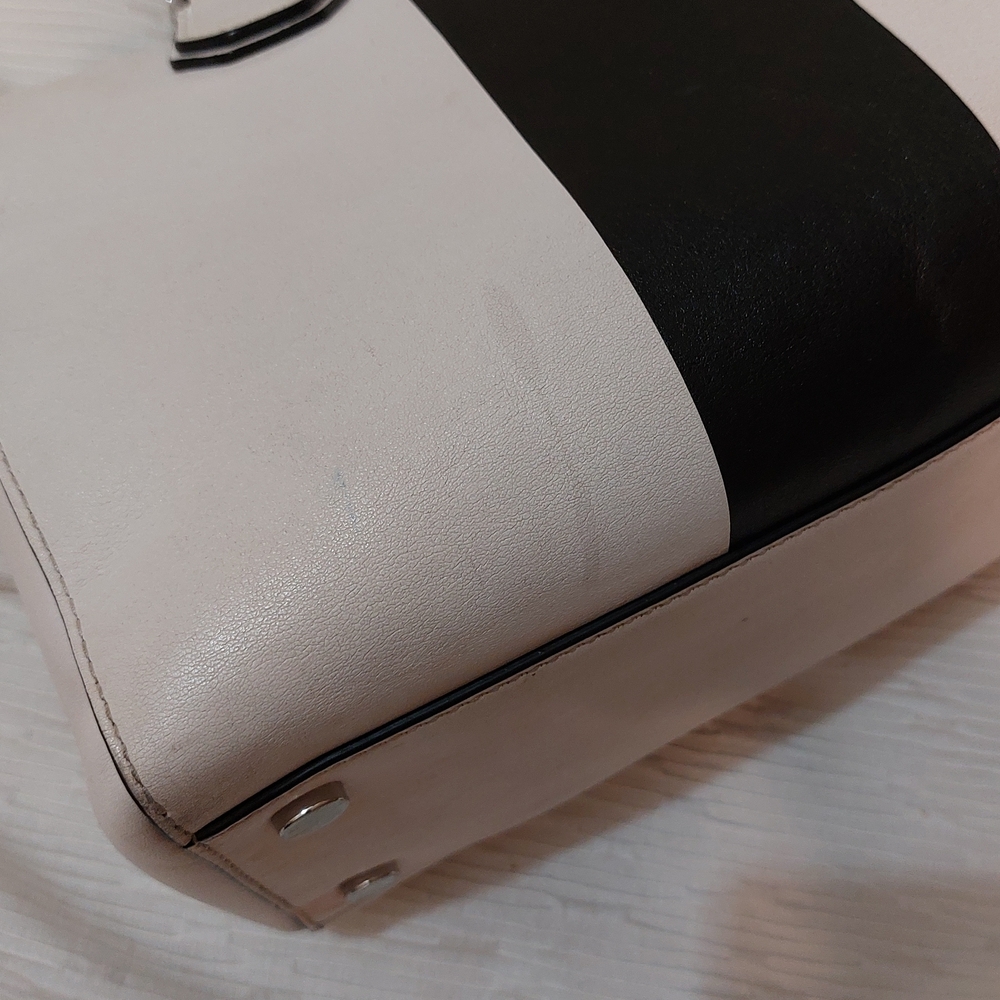 Michael Kors Ivory and Ebony Satchel - Picture 5 of 16